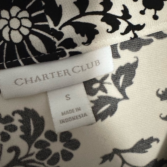 Charter Club size S glory flowery top 🖤 - Picture 7 of 10
